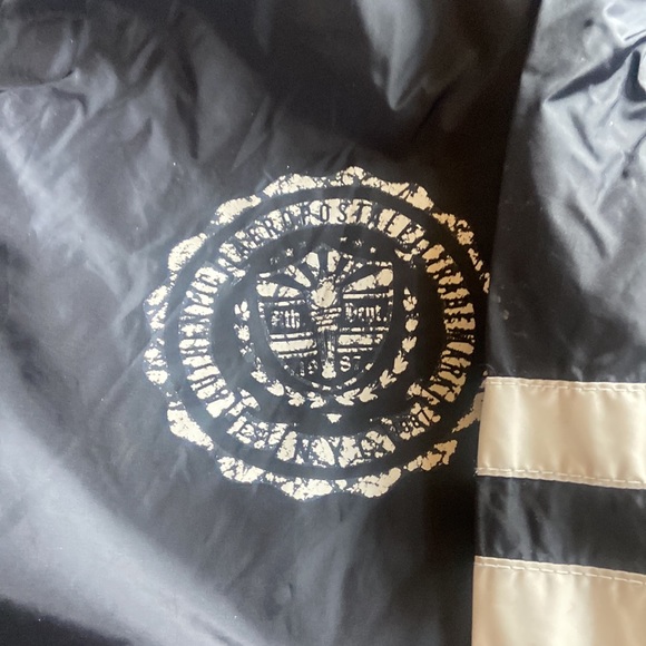 windbreaker - Picture 2 of 3